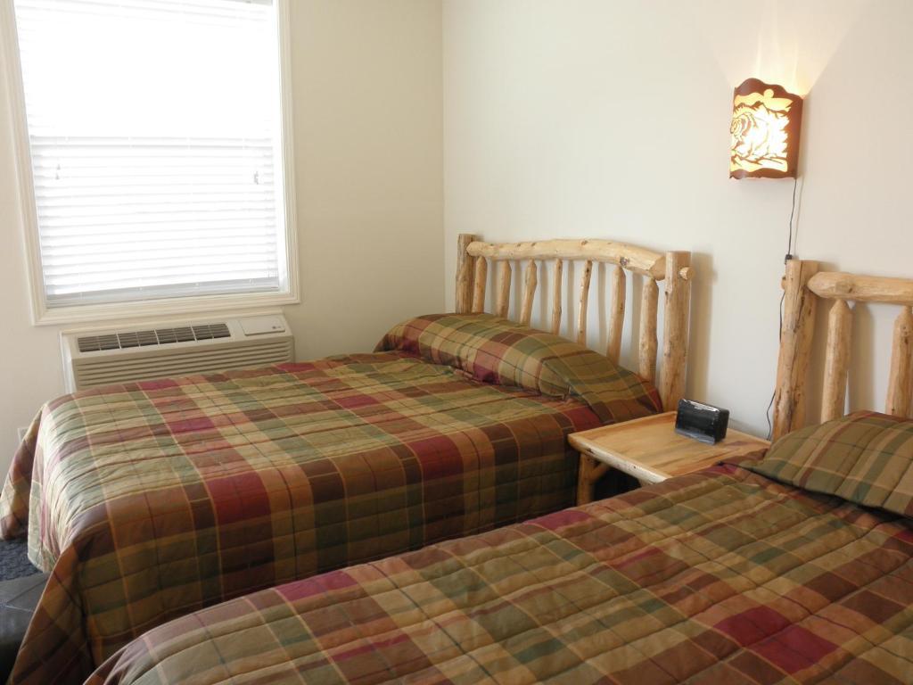 Bear'S Den Lodge Shaunavon Cameră foto