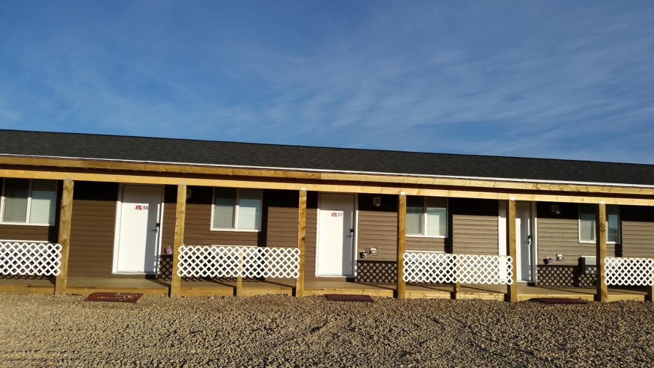 Bear'S Den Lodge Shaunavon Exterior foto