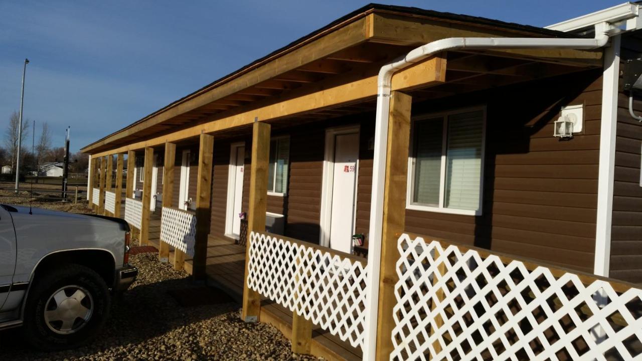 Bear'S Den Lodge Shaunavon Exterior foto